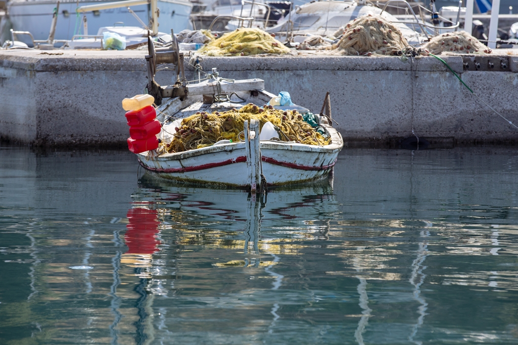 Κορώνη: Ψάρεψε σε μυστικούς ψαρότοπους και μαγείρεψε την ψαριά σου πάνω στο σκάφος 2