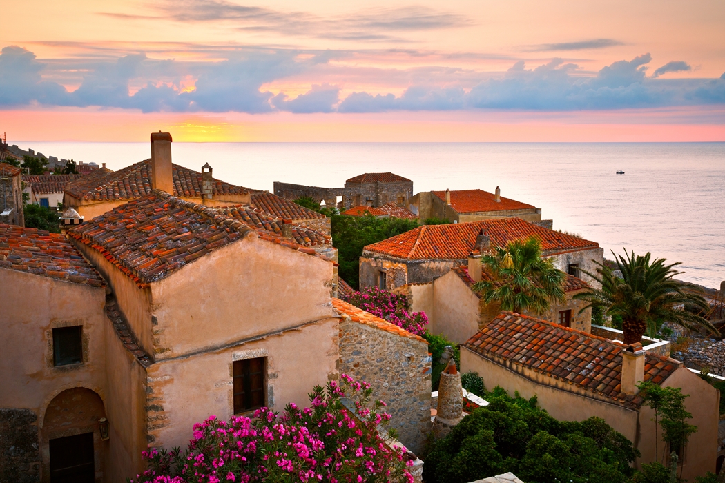 Monemvasia: Live your romantic fairytale in the Gibraltar of the East 2