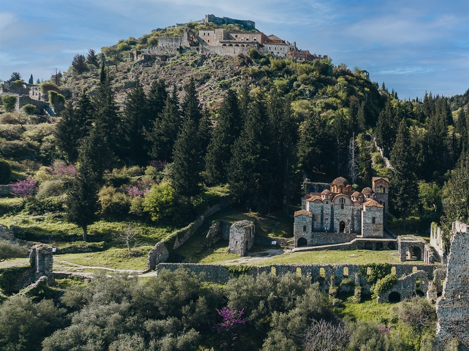 Explore the Castle Town of Mystras, walking on the footsteps of the Marble King 4