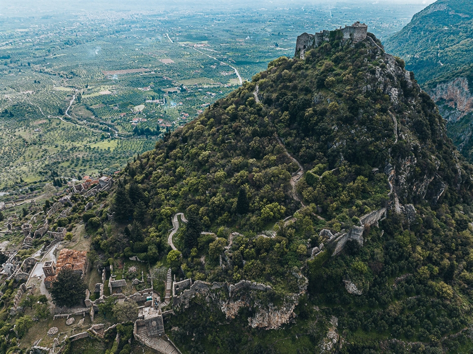Explore the Castle Town of Mystras, walking on the footsteps of the Marble King 3
